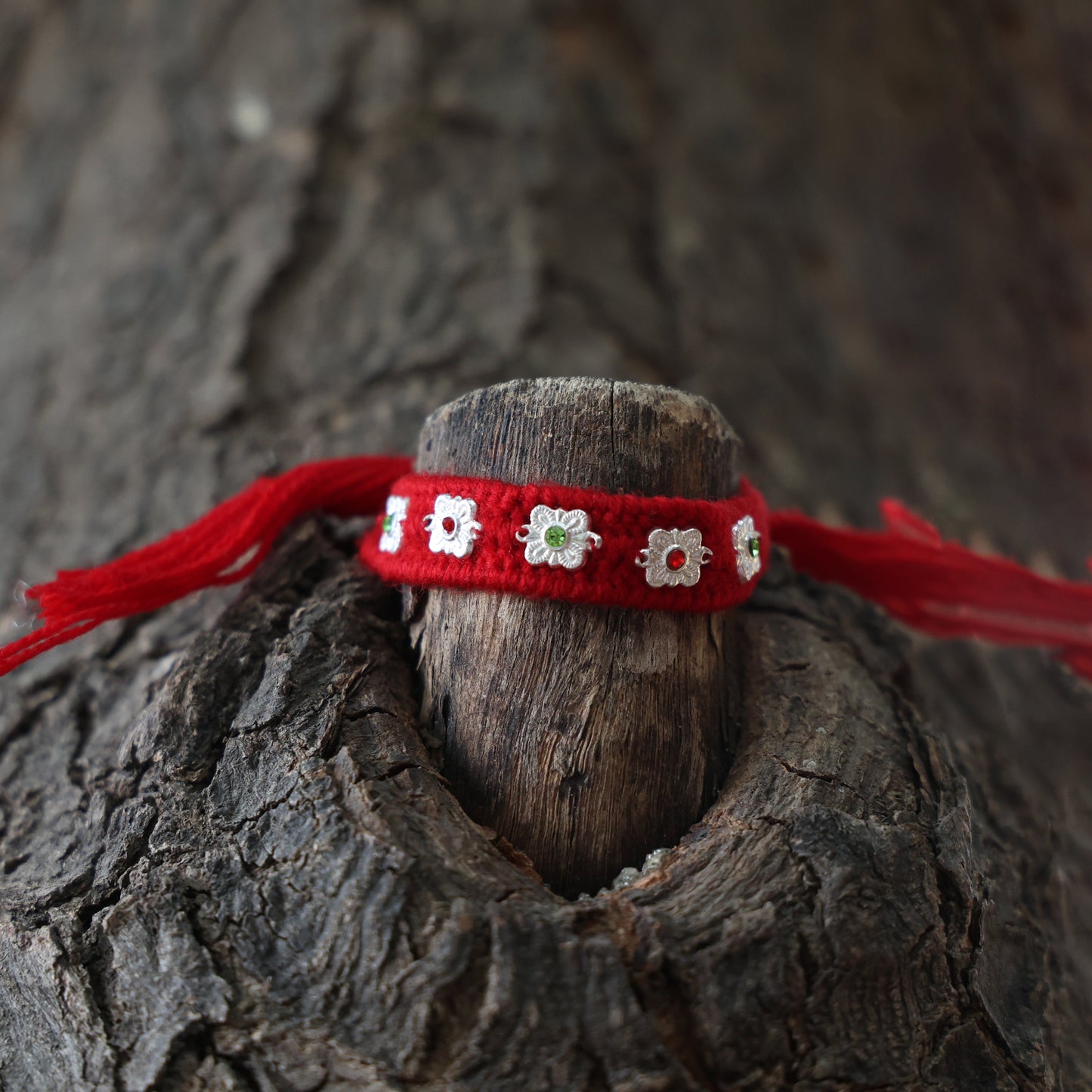 Color Stone Flower Rakhi