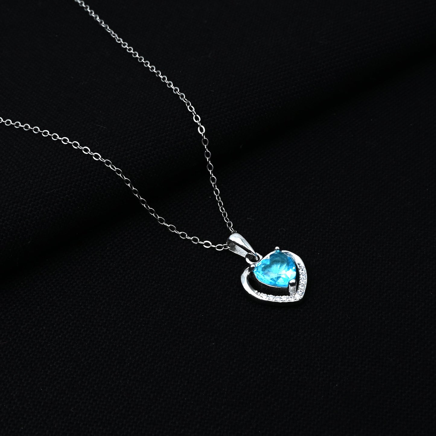 Beautiful Silver Necklace with Ocean Blue Heart Stone – Perfect for All Occasions.