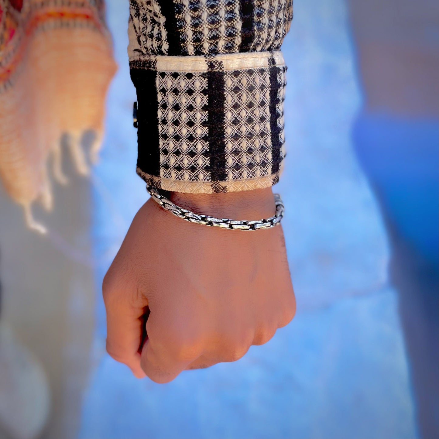 Oridies men's silver bracelet with a modern, stylish design.